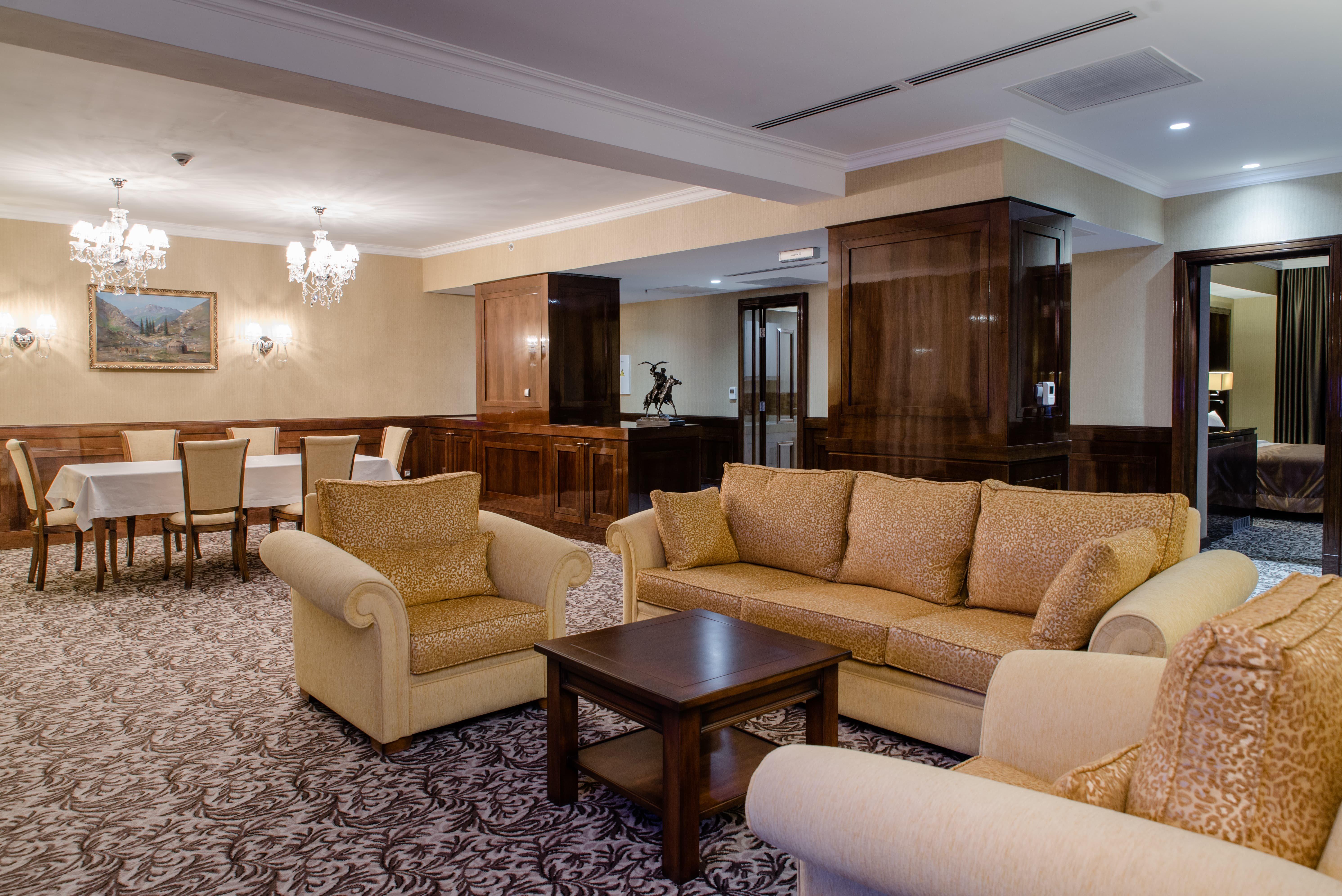 Holiday Inn Aktau, an IHG Hotel Aktau  Bagian luar foto