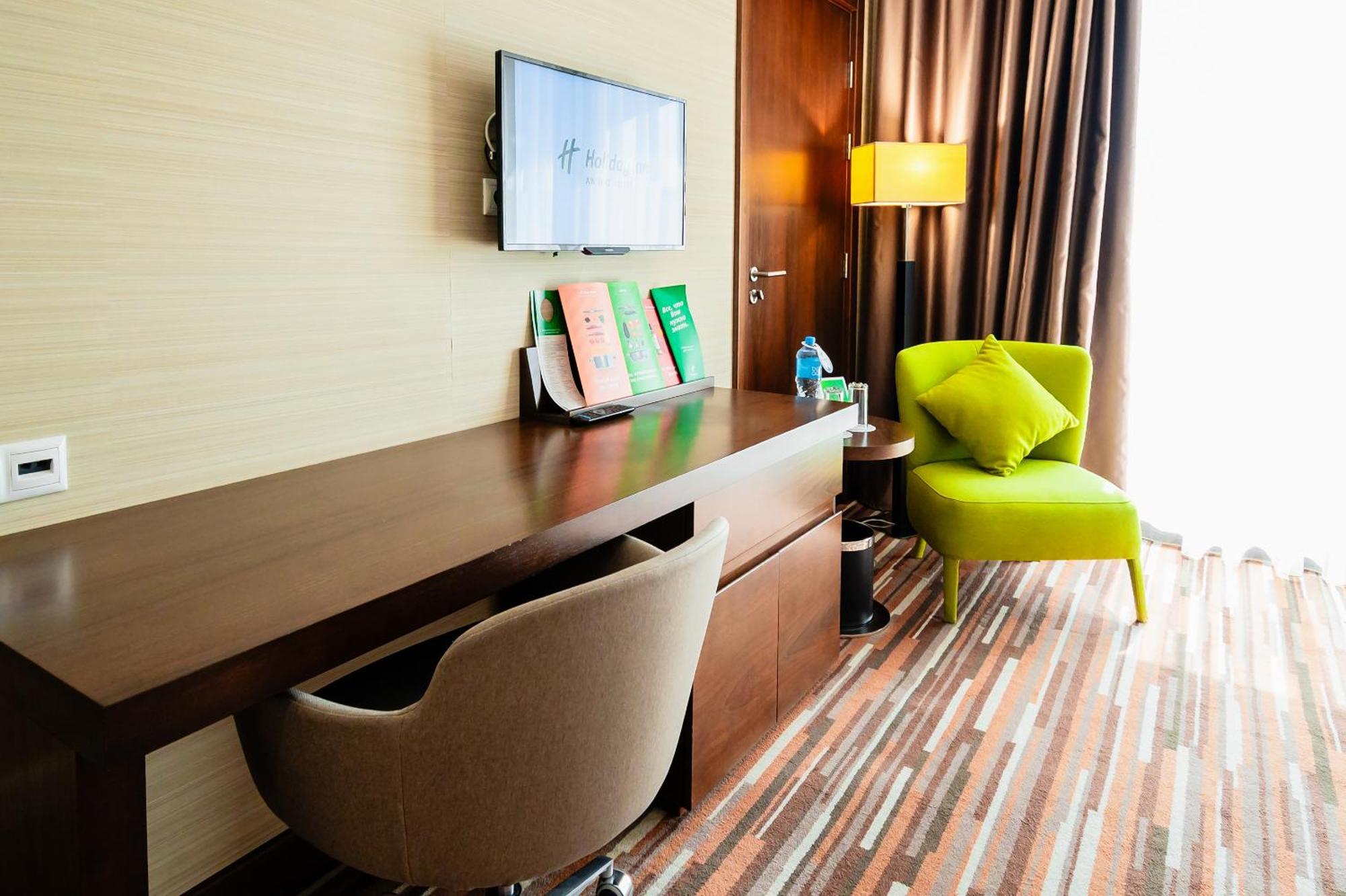 Holiday Inn Aktau, an IHG Hotel Aktau  Bagian luar foto